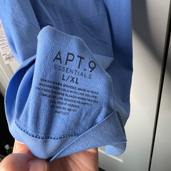 Apt 9 NWT Essential Tank Top Women's Size Large / XL - Picture 3 of 4